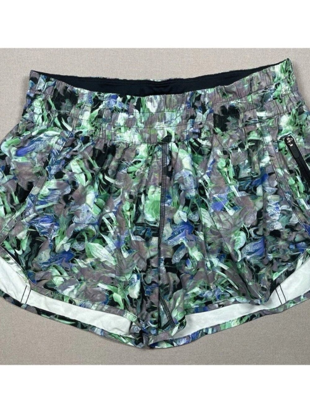 Lululemon Track That Floral Rapid Flourish Athletic Lined Shorts - Women Size 8